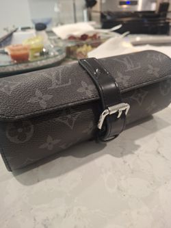 Watch 3 Travaling Case By Louis Vatuin