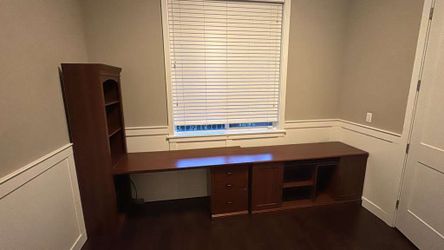 Book shelf with desk