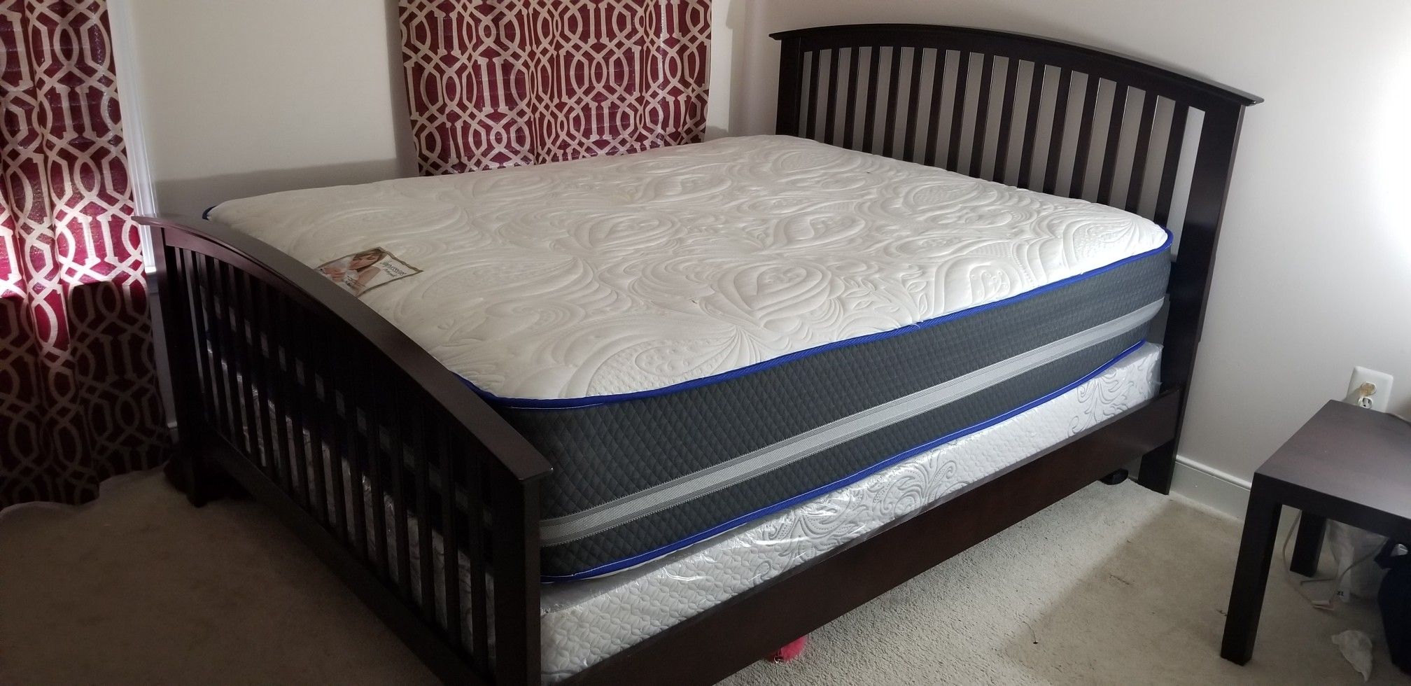 4 pc Queen bed with mattress