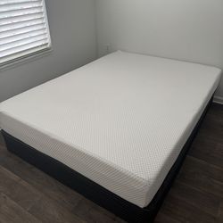 Queen Mattress + Box Spring – Clean – Good Condition