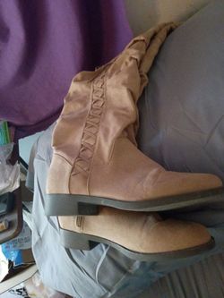 Brown Knee-High Boots Size 8