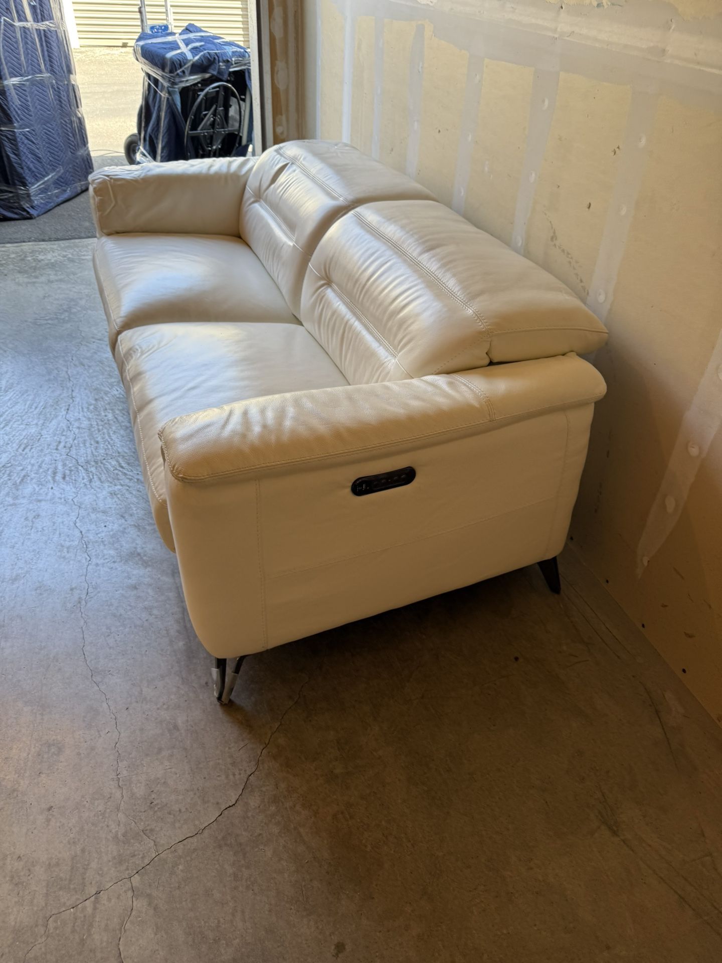 Electric Reclining Sofa