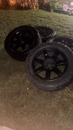 4 Escalade Rims With Nitto Trail Grappler Read Description 