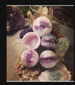 Amethyst Crystals Healings. Tarot Cards.