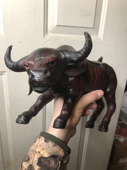 Bull statue it's skin 80$