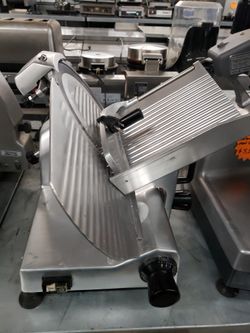 Used Uniworld SL 12.E Manual Slicer