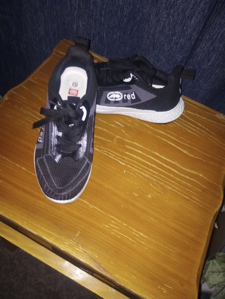 $12 For Both Pair Sz , 71/2 Reebok Gray & Pink And Red Brand Black & Whhite