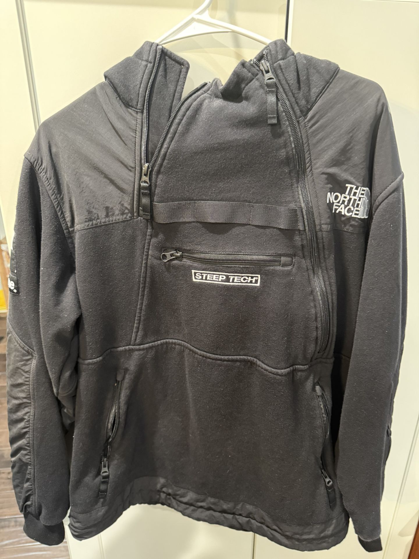 Supreme The North Face Steep Tech Hooded Sweatshirt