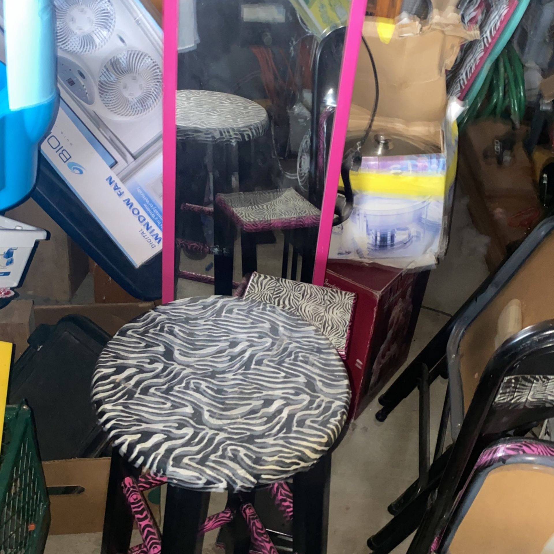 3 Girls Room Set Mirror Stand and Seat 🦋