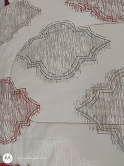 QUEEN COMFORTER SET (2) SHAMS