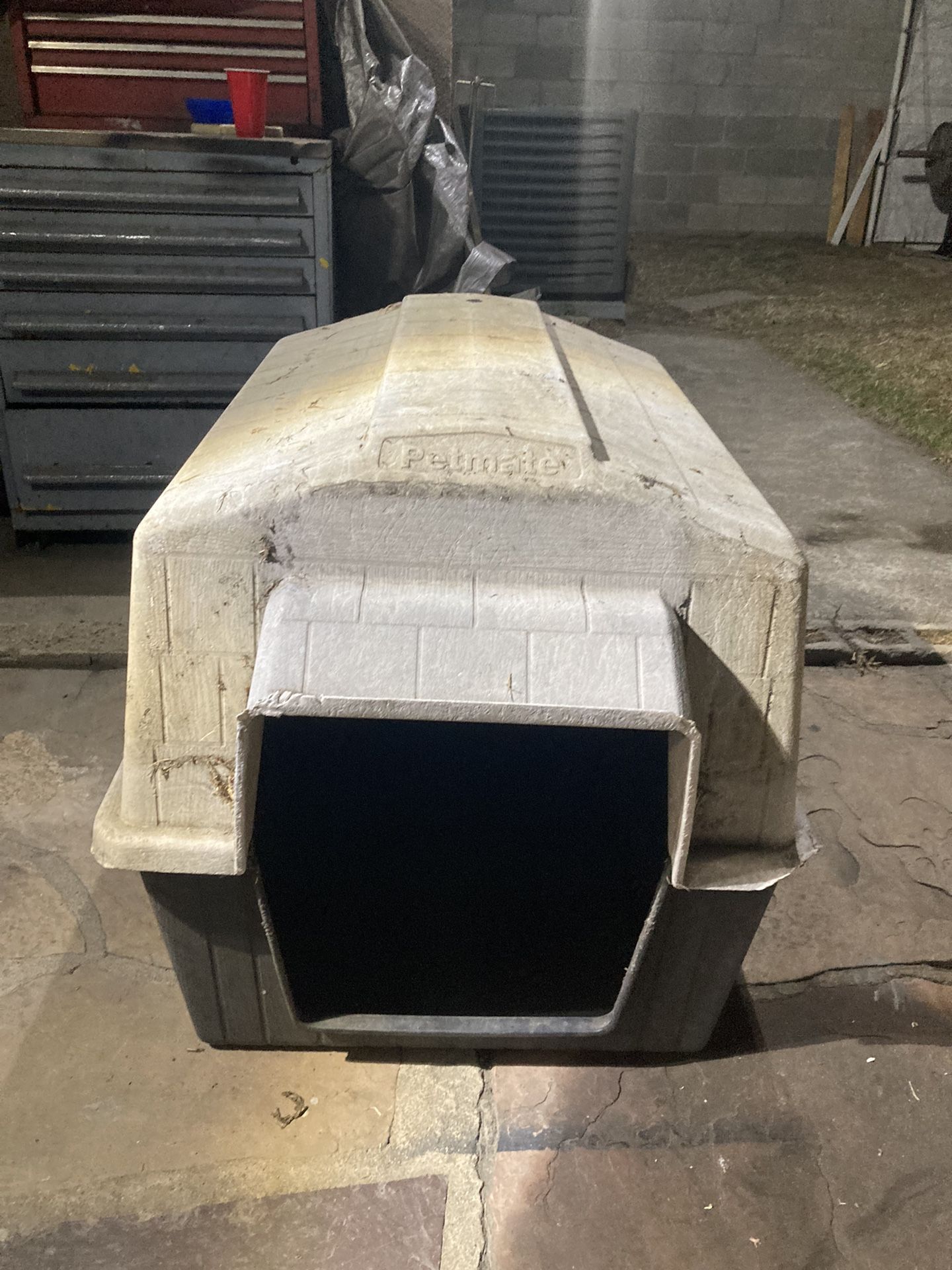 petmate doghouse