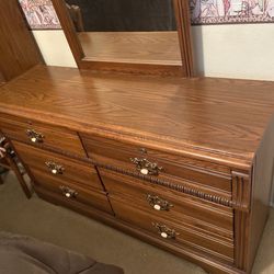 Twin Size Bedroom Set With 5 Pieces