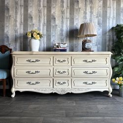 🌺 Quality Solid Wood  Long French Dresser By Hickory Manufacturing Company/ Delivery Available