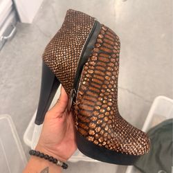 Adolfo Domínguez Animal Print Platform Ankle Boots. Size 7.
