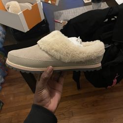 Women’s 8 Timberlands 