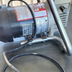 Campbell Hausfeld HousePainter 330, a 1/2 horsepower airless paint Sprayer 