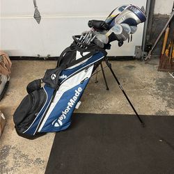 16 Golf Clubs And TaylerMade Bag