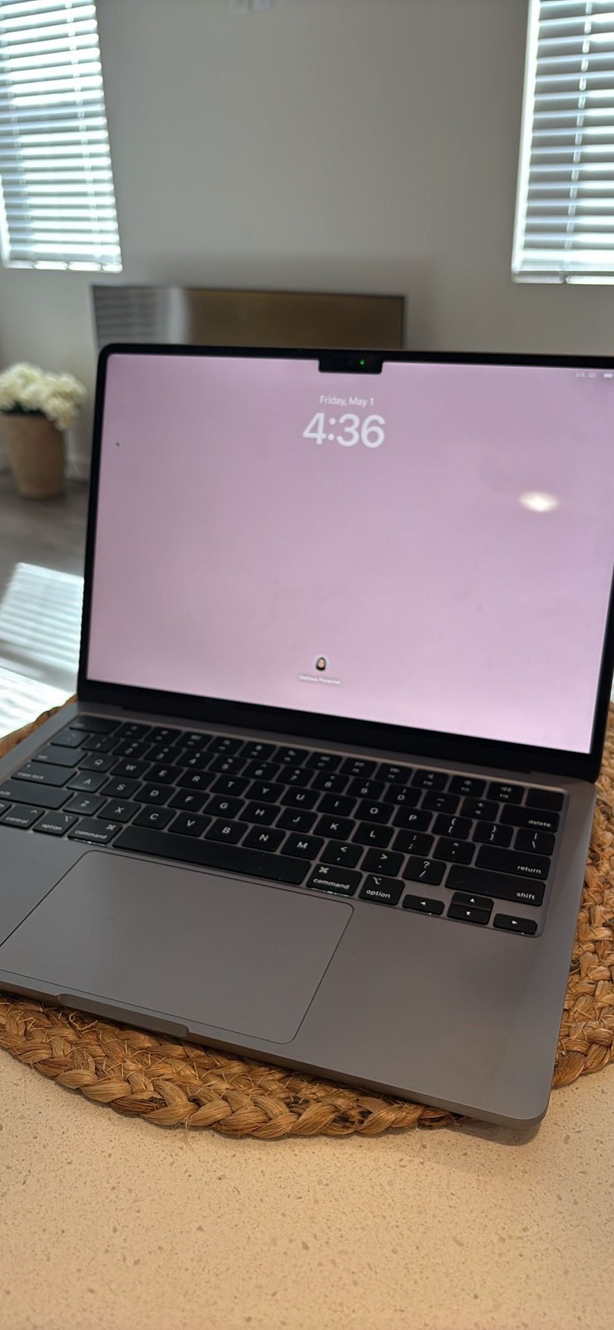 Silver MacBook Air Version 15.6