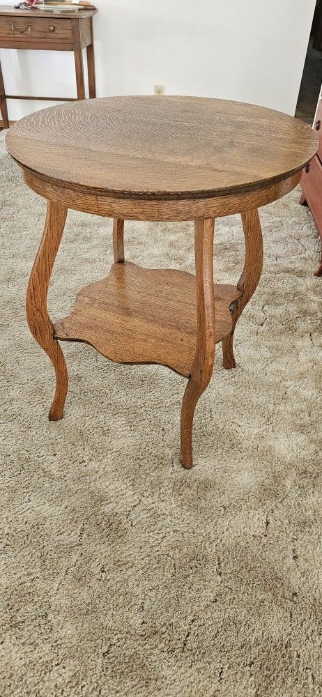 ANTIQUE TIGER OAK PARLOR TABLE