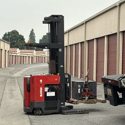 Raymond Reach Forklift