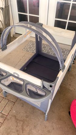 Baby Play Yard Pack and Play with Canopy