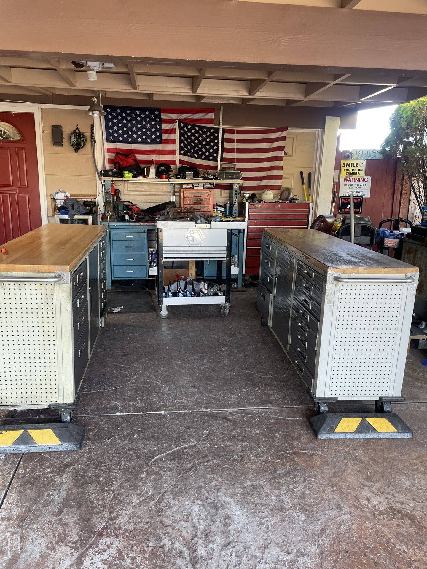WORK BENCH / TOOL BOX