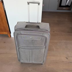 Samsonite Checked Large Luggage with Wheels and Handle