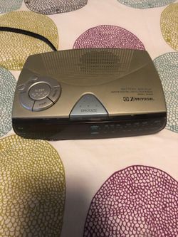 Emerson alarm clock with battery back up