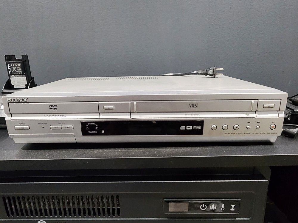 Sony SLV-D350P DVD / VCR Combo