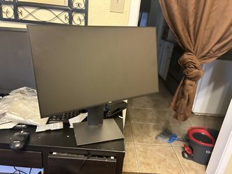 Dell Ultra Sharp 24 Monitor