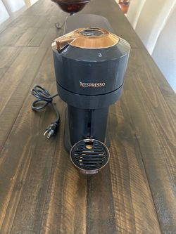 Nespresso Vertuo Next Coffee Machine by De'Longhi