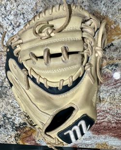 Marucci Ascension 32.5" Baseball Catcher's Mitt: MFG2AS225C1 righthand thrower.