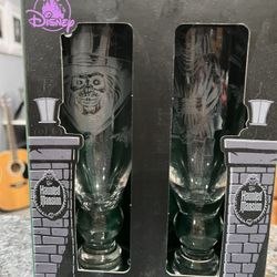 Disney Parks Haunted Mansion Toasting Flutes Set .  The Bride Madame Leota Hat.  Size approximately 8 inches tall.  Brand new in original packaging
