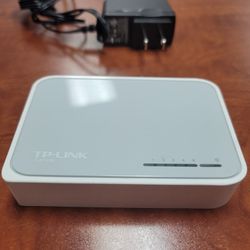 TP-LINK (TL-SF1005D) 5 Port Desktop Ethernet Switch