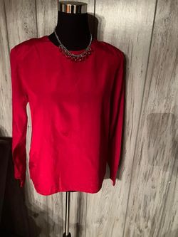 Women’s Red Top Size M/L