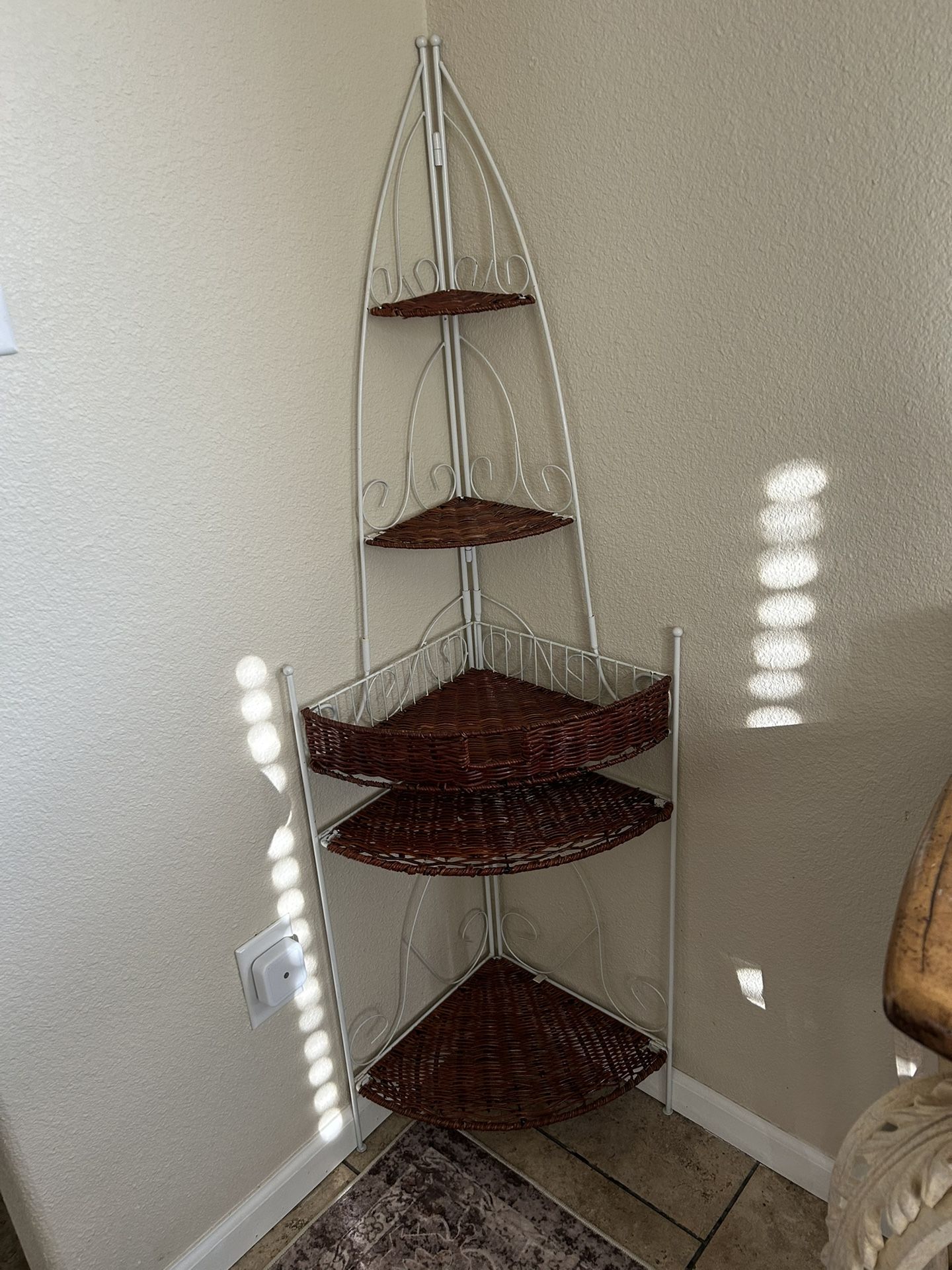 White Metal Plant Stand