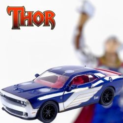 Marvel Thor 2015 Dodge Challenger SRT Hellcat Die-Cast Car w/ Figure - Jada Toys