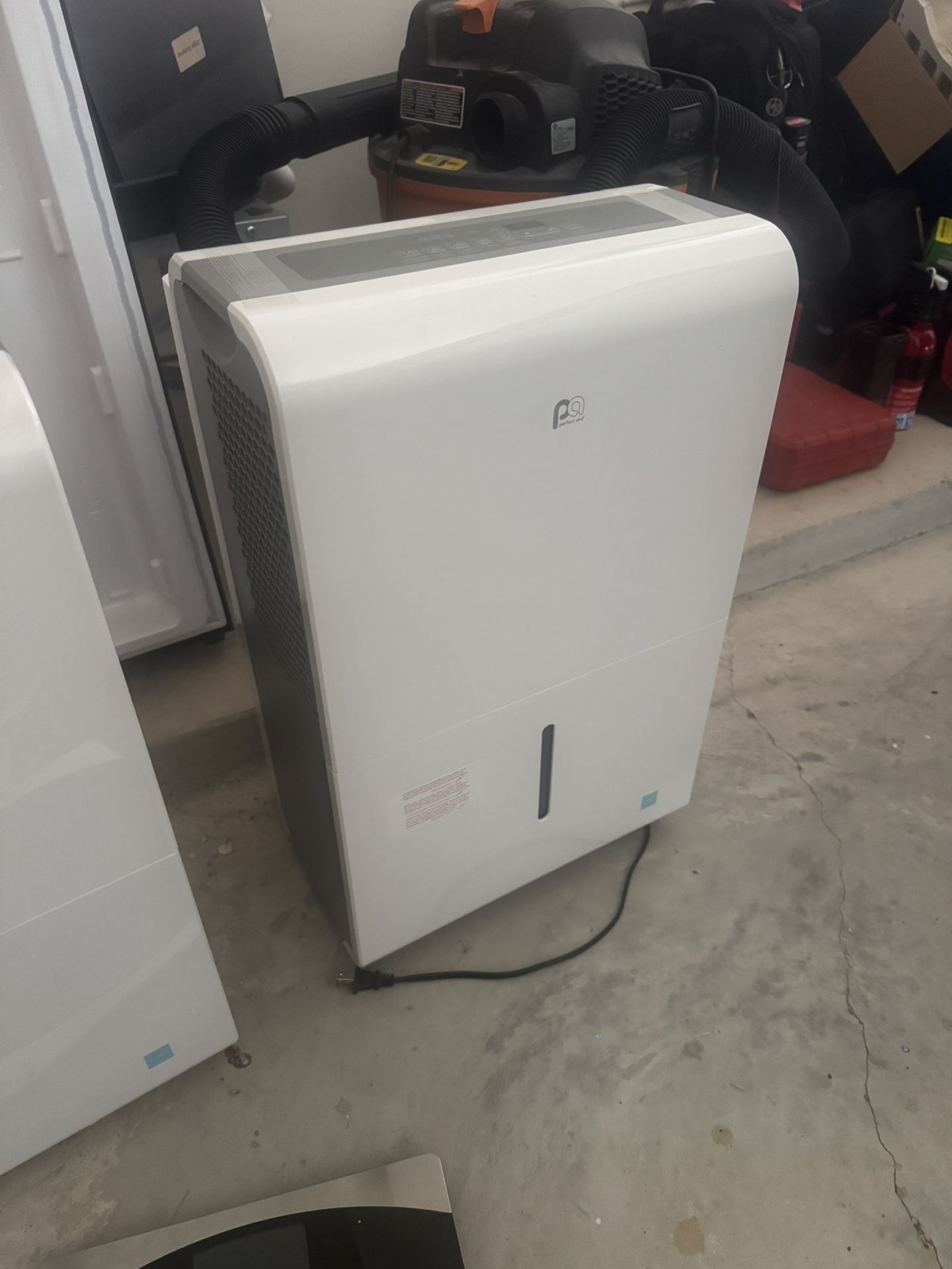 Dehumidifier 