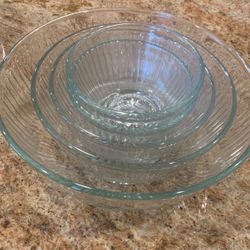 Pyrex Sculpted Mixing Bowls