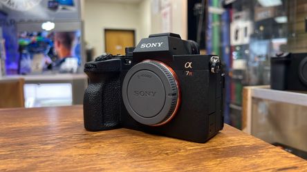 Sony a7 RV   Open box