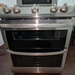 LG 6.9 Cu. Ft. 5 Freestanding Double Oven Gas True Convection Smart Range with Easy clean and Airfry