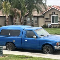1985 Nissan 720 ( CAMPER ONLY)