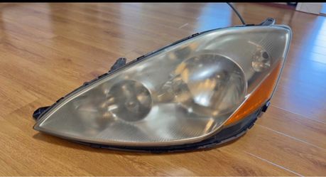 OEM 2006 Toyota Sienna LH Driver Side Halogen Headlight Assembly - US Auto