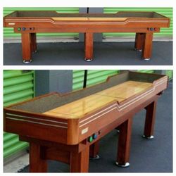 Shuffle Board With Score Sign