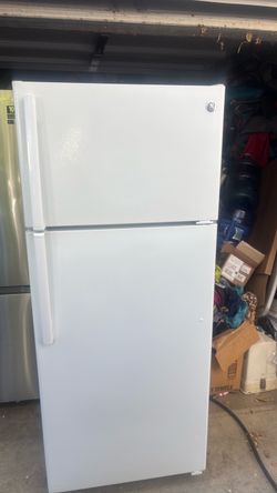 GE refrigerator apt size 18 cub