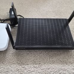 Linksys WIFI Router And Extender 