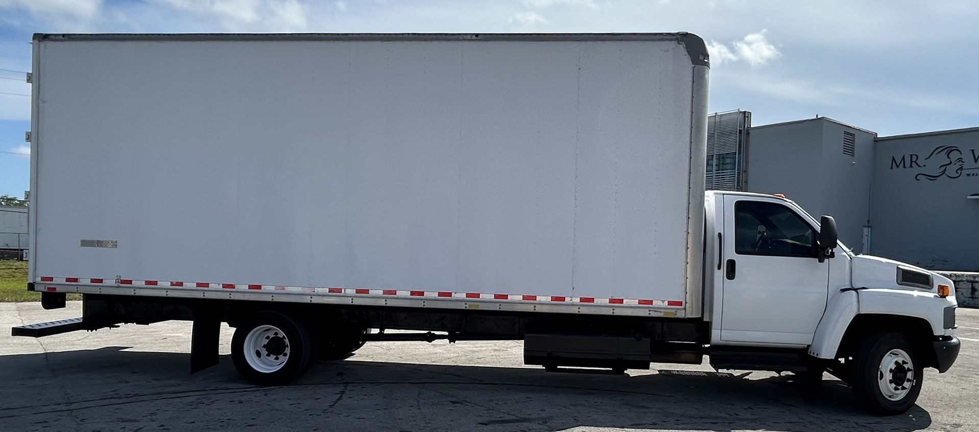 2006 GMC Box Truck