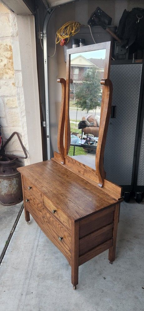 Antique Oak Vanity/dresser 