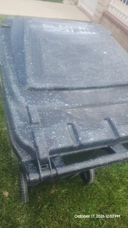 Trash Bin Washing