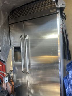 Monogram Refrigerator , En Muy Buen Estado